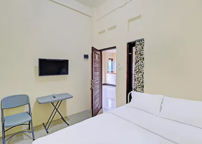 Oyo 91864 Holistic Hotel 2*