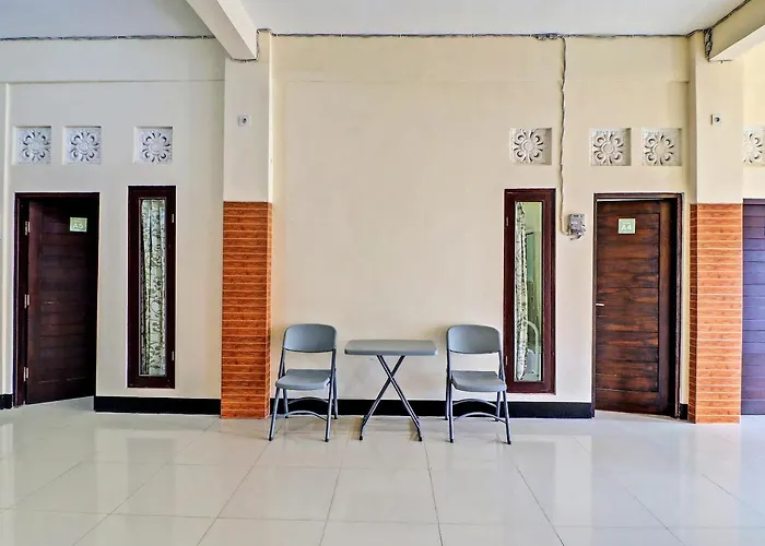 Oyo 91864 Holistic Hotel 2*