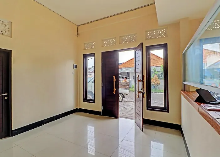 Oyo 91864 Holistic Hotel 2*