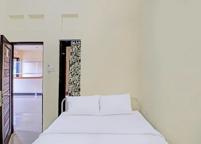 Oyo 91864 Holistic Hotel